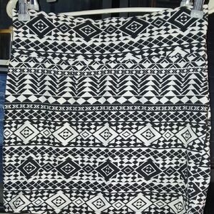 Charlotte Russe Black and White Geometric Mini Skirt